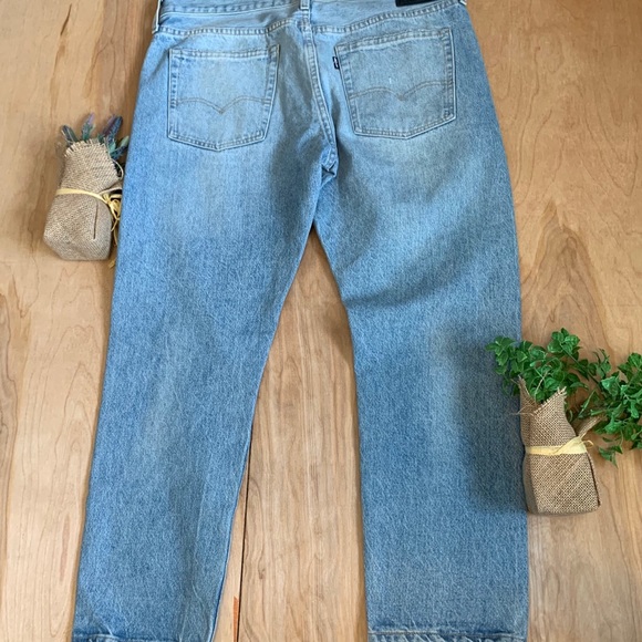 Levi’s 501 Tapered Leg Distressed Jeans - Picture 8 of 8